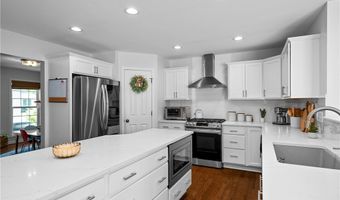 108 Boxelder Ln, Amherst, NY 14228