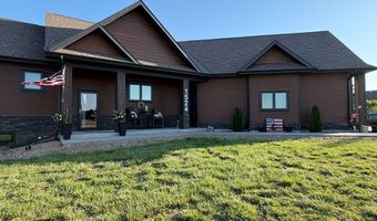 1524 Beechwood Dr, Aurora, NE 68818