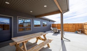 5 Cowboy Dr, Clark, WY 82435