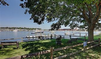 11 Harbour Rd, Barrington, RI 02806