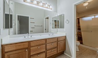 2475 E GOLDEN Ct, Casa Grande, AZ 85194