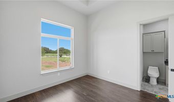 731 County Road 356, Adkins, TX 78101