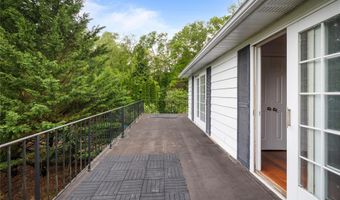 249 Cherry Ln, Airmont, NY 10901