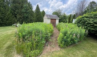 305 Lakeview Dr, Algoma, WI 54201
