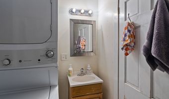 32 Washington St, Burlington, VT 05401