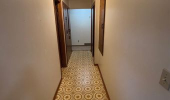 230 E 2nd St, Ashton, IA 51232