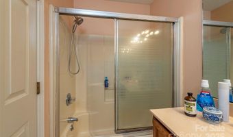 32 Foxberry Dr, Arden, NC 28704