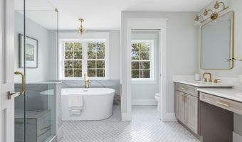 35 Beech Crest Rd, East Greenwich, RI 02818