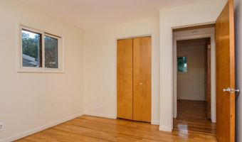 924 N Maple Rd, Ann Arbor, MI 48103