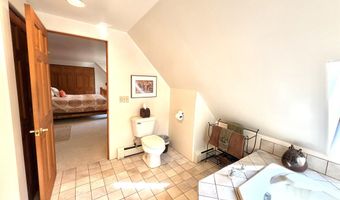 5912 5 Mile Pt Rd, Allouez, MI 49805