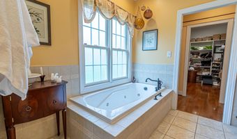 21030 Skyward Dr, Abingdon, VA 24211