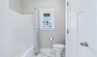 126 Woodland Hills Ct, Alton, IL 62002