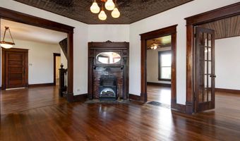 503 Mcnatt Ave, Aurora, MO 65605