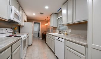 11 Shadow Ln, Apalachicola, FL 32320