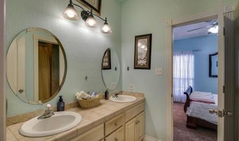 1007 BLUEBONNET Ln, Adkins, TX 78101