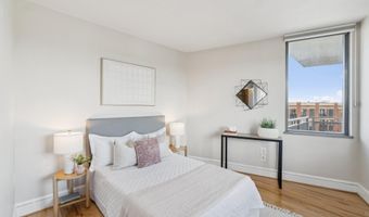 2001 15TH St N 506, Arlington, VA 22201