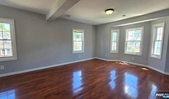96 Westside Ave, Bergenfield, NJ 07621