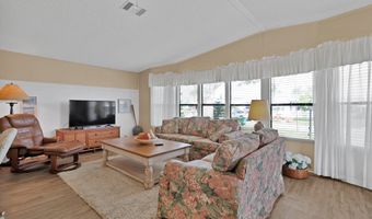 921 Dogwood Dr, Barefoot Bay, FL 32976