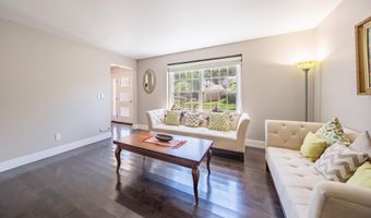 3085 N Foxridge Ct, Ann Arbor, MI 48105