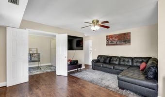 4943 AMERICANA Dr D-102, Annandale, VA 22003