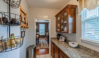 208 Castleton Cir, Boiling Springs, SC 29316