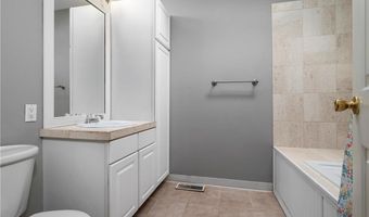 62 Nipmuc Trl D, North Providence, RI 02904