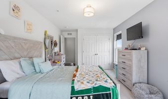 42167 CANARY GRASS Sq, Aldie, VA 20105