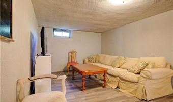 18 Sylvan Ter, Newport, RI 02840