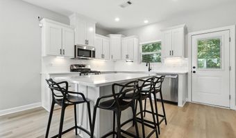 1104 Grand Teton Dr, Benton, AR 72019
