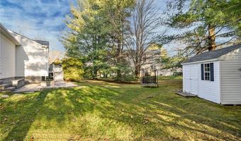 2 Mulberry Dr, Cranston, RI 02921