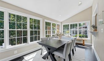 20102 DESERT FOREST Dr, Ashburn, VA 20147