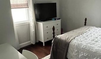 18 Sylvan Ter, Newport, RI 02840