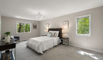 3427 E Dobson Pl, Ann Arbor, MI 48105