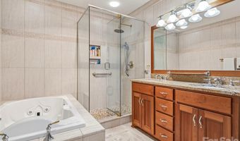 30 Dover St, Asheville, NC 28804