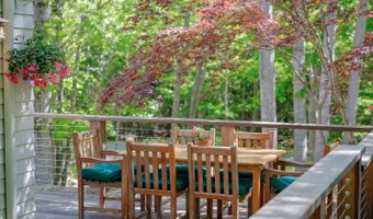 7 Greenway Ct, Bar Harbor, ME 04609