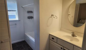 81 Bayview Ave 2, Bristol, RI 02809