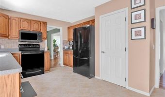 63 Derbyshire Dr, Cranston, RI 02921
