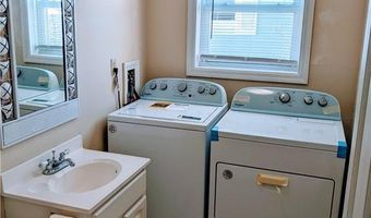 42 Ferris St 42, Bridgeport, CT 06605