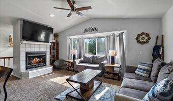 7821 Charlotte Cir, Anchorage, AK 99502