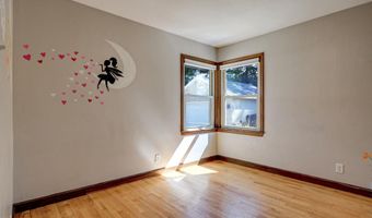 2112 N SUPERIOR St, Appleton, WI 54911
