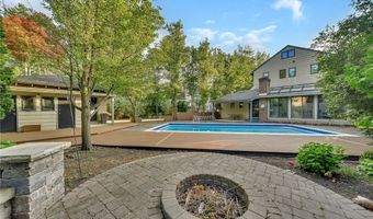49 Burbank Dr, Amherst, NY 14226