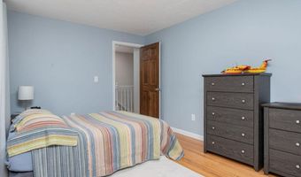 27 Grafton Dr, Bedford, NH 03110