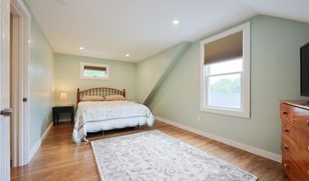 15 Terrace Dr, Bristol, RI 02809