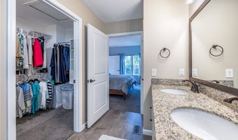 820 Sunrise Cir, Aurora, OH 44202