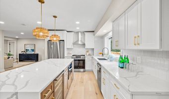 2408 WILLIAM AND MARY Dr, Alexandria, VA 22308
