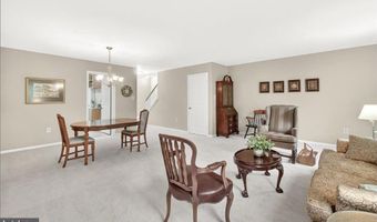 7504 WESTLAKE Ter 25, Bethesda, MD 20817