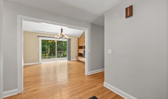 725 N Vista Dr, Algonquin, IL 60102