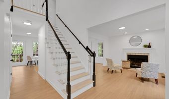 9 A Alice Dr, Burlington, CT 06013