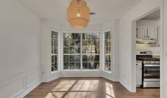 4935 Tanners Spring Dr, Alpharetta, GA 30022