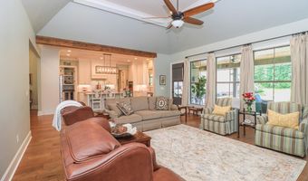 170 Fallen Oak Dr, Brandon, MS 39047